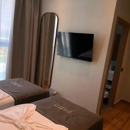 Mece Tirana